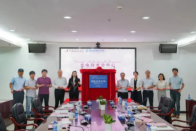 唯康教育助力深圳市光电产业技术技能人才培养标准走向世界
